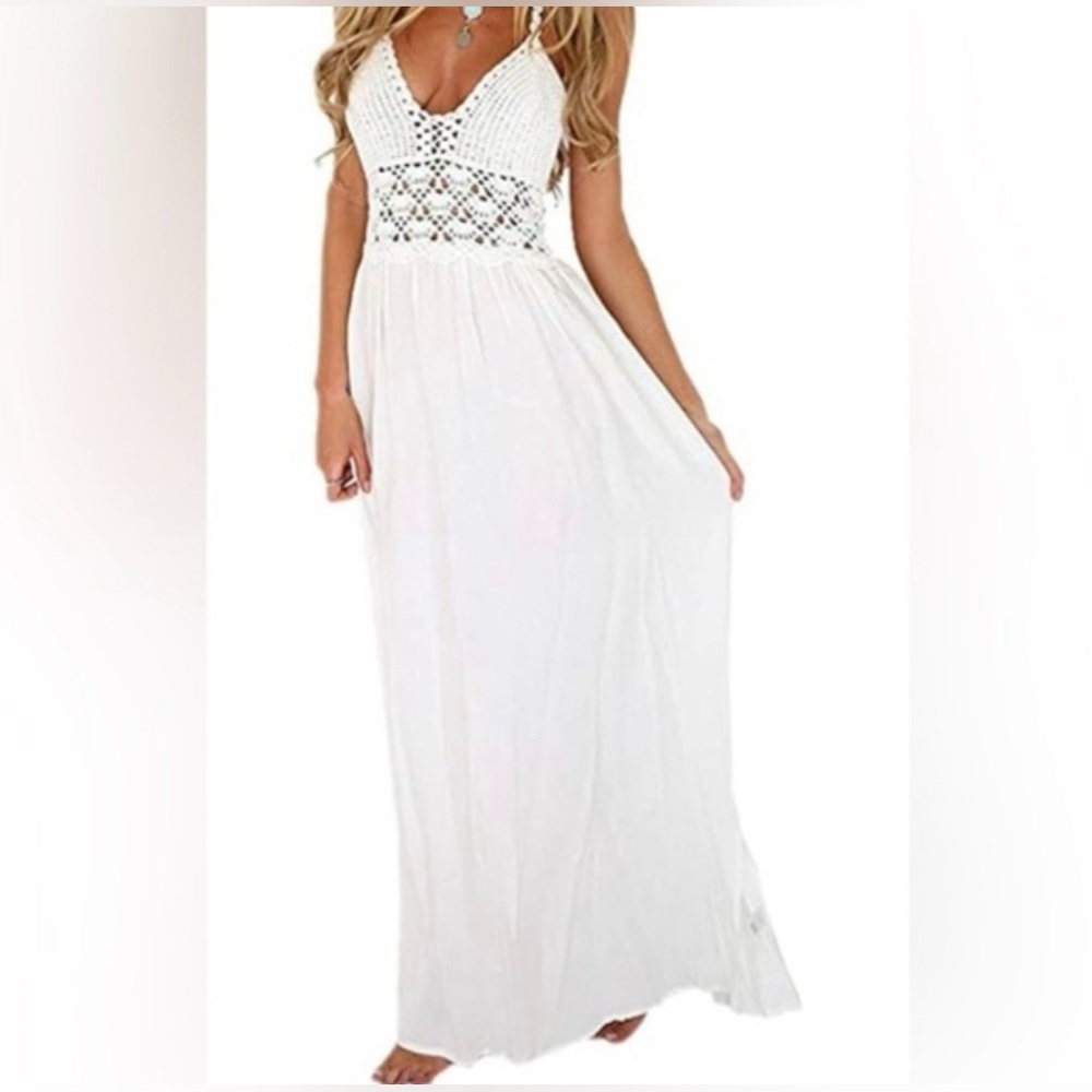 LILBETTER White Crochet Beachy Flowy
Halter Summer Bohemian Maxi Dress Large
